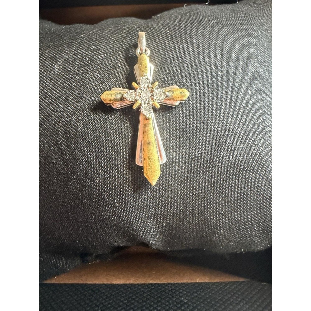 925 Sterling Cross Crucifix W/tiny Diamond And Gold plated Accents KRN
